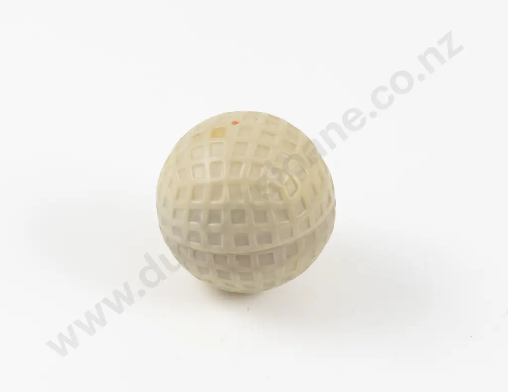 Vintage Parker Pen by Wadsworth Golf Ball Powder Compact Image 1++