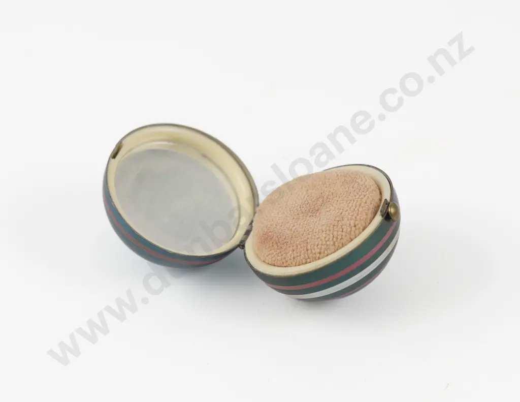 Vintage Parker Pen by Wadsworth Metallic Striped Bauble Powder Compact Image 1++