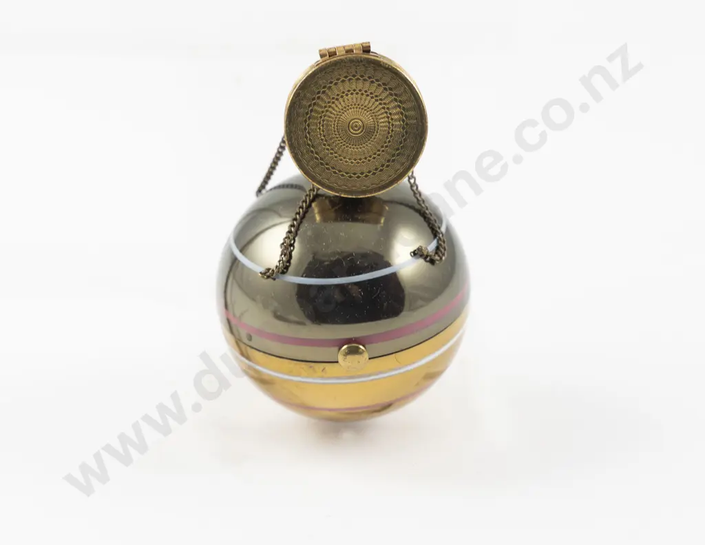 Vintage Parker Pen by Wadsworth Metallic Hot Air Ballon Bauble Powder Compact Image 1++
