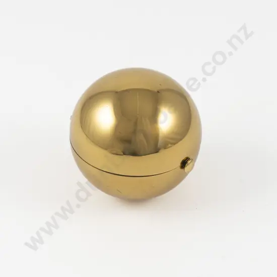 1940s Henriette (America) Metallic Gold Bauble Powder Compact