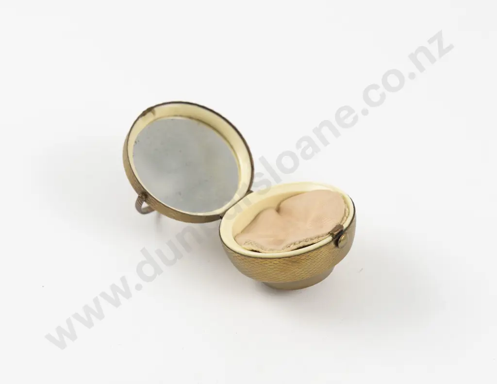 1950s Kigu of London Gold Plated Basket Powder Compact Image 1++