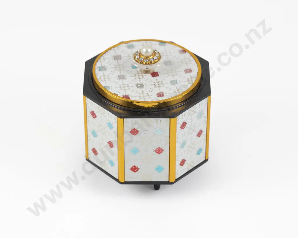 1950 - 1960s Lady Mate Musical Dressing Table Powder Box Image 1++