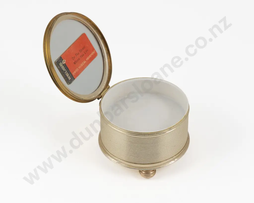 1940 - 1950s Reuge Swiss Musical Floral Dressing Table Powder Box Image 1++