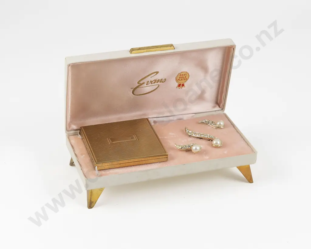 1950s Evans Case Company 24ct Gold Plated Powder Compact and Jewellery Gift Set Image 1++