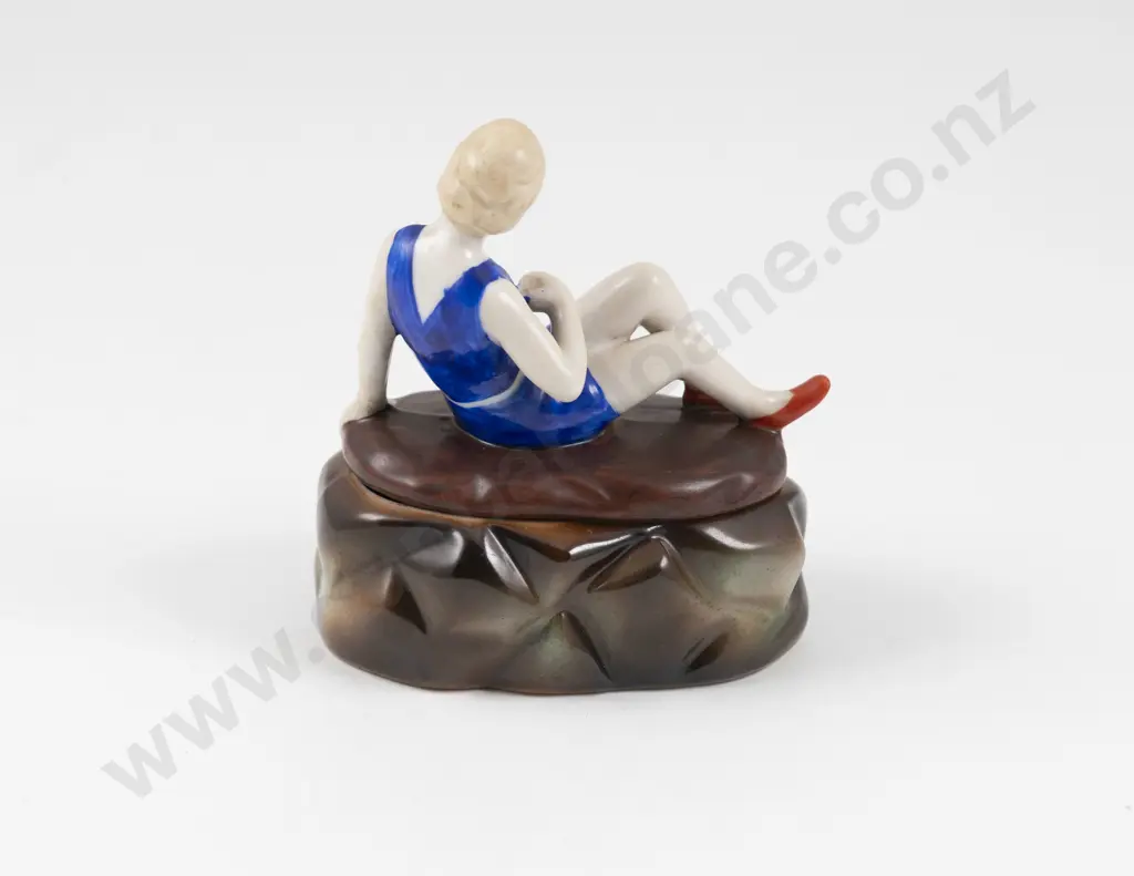 Art Deco German Porcelain Flapper Dressing Table Powder Box Image 1++