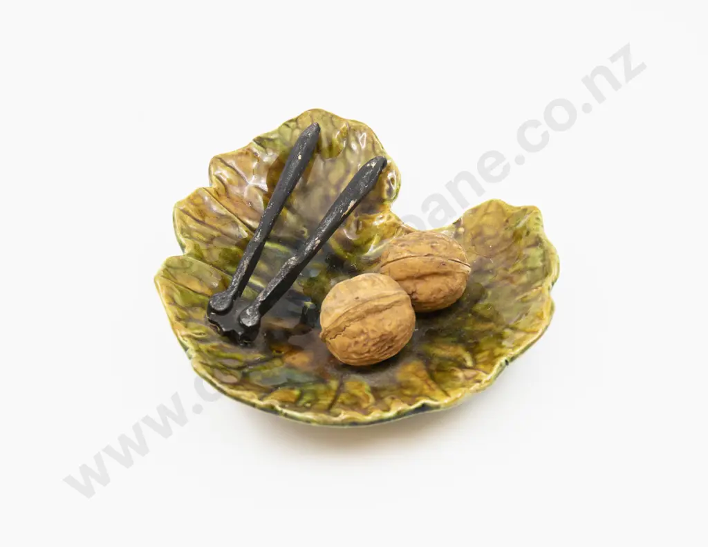 Small Bretby Leaf Form Trompe L'Oeil Dish 15cm W Image 1++