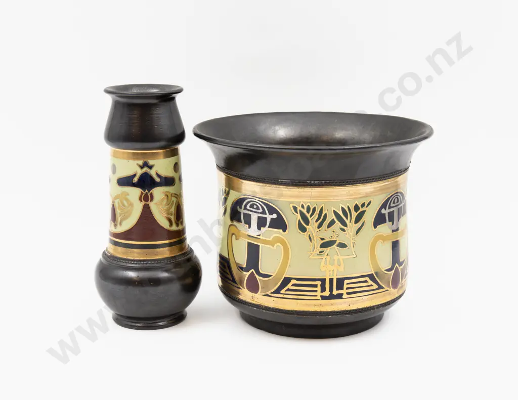 Bretby Vase & Planter With Stylised Decoration Tallest 18.5cm H Image 1++