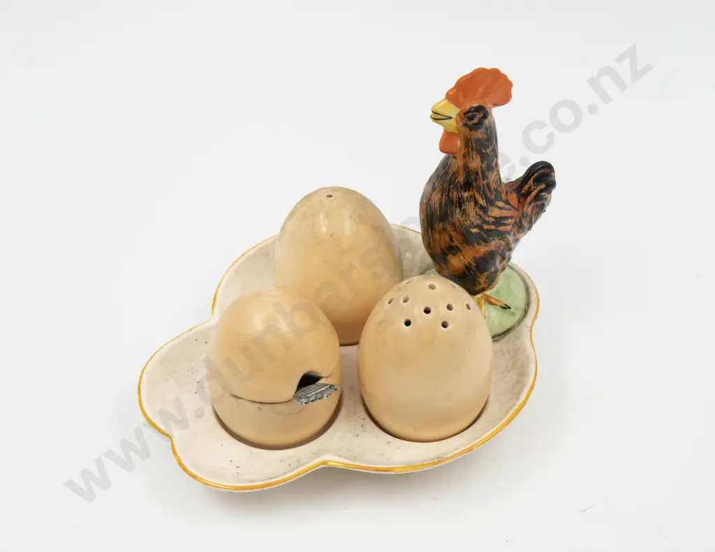 Crown Devon Chicken Cruet Set Image 1++