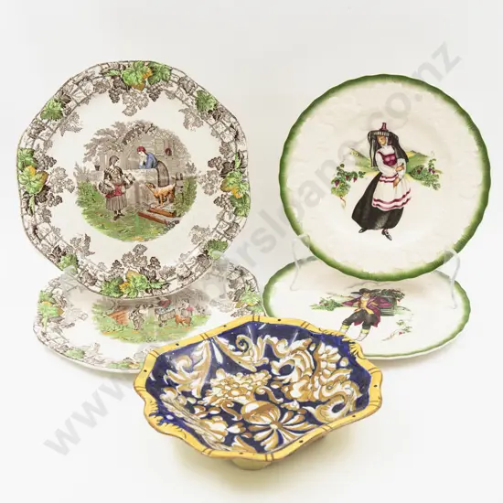 Two Copeland Spode's Byron Pattern Divided Plates Together with Two Plates Dish
