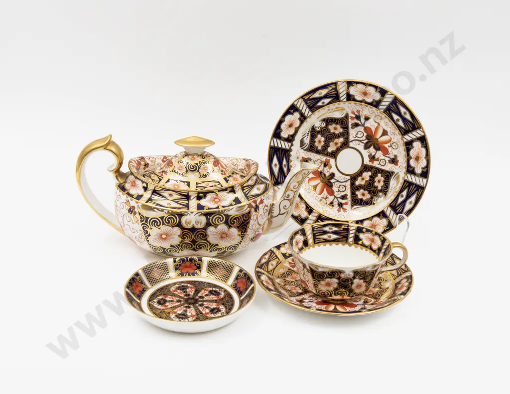 Royal Crown Derby Imari Pattern Teapot Teacup Saucer Plate & Dish Image 1++