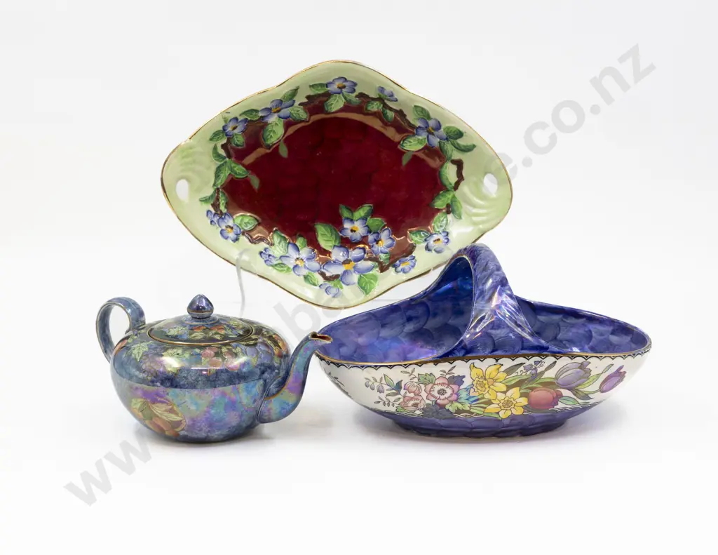 Maling Lustre Dish Fruit Basket with Grimwades Teapot Image 1++