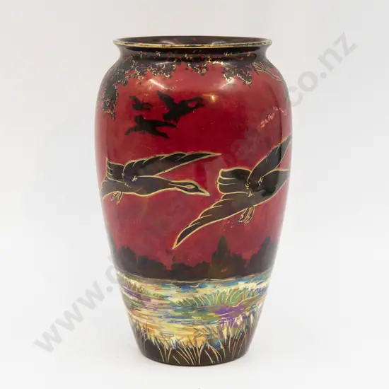 Grimwades Lustre Ducks in Flight Pattern Vase 21.5cm H