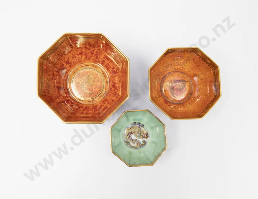 Three Graduated Wedgwood Lustre Octagonal Bowls Largest 10.5cm Dia Image 1++