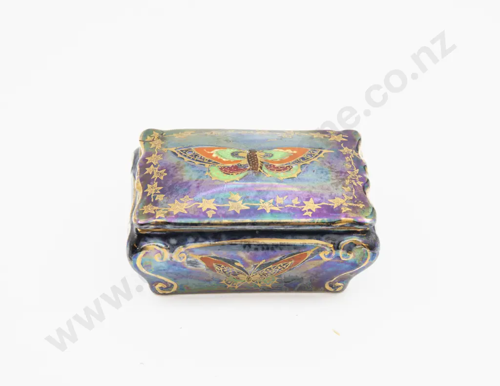 Devon Lustrine Powder Box & Trinket Box Largest 9cm H Image 1++