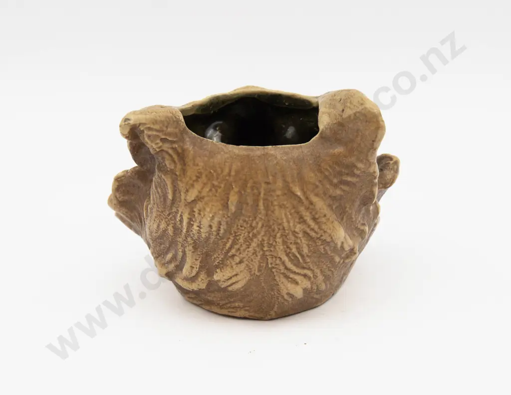 Bretby Cat Form Vessel 10cm H Image 1++