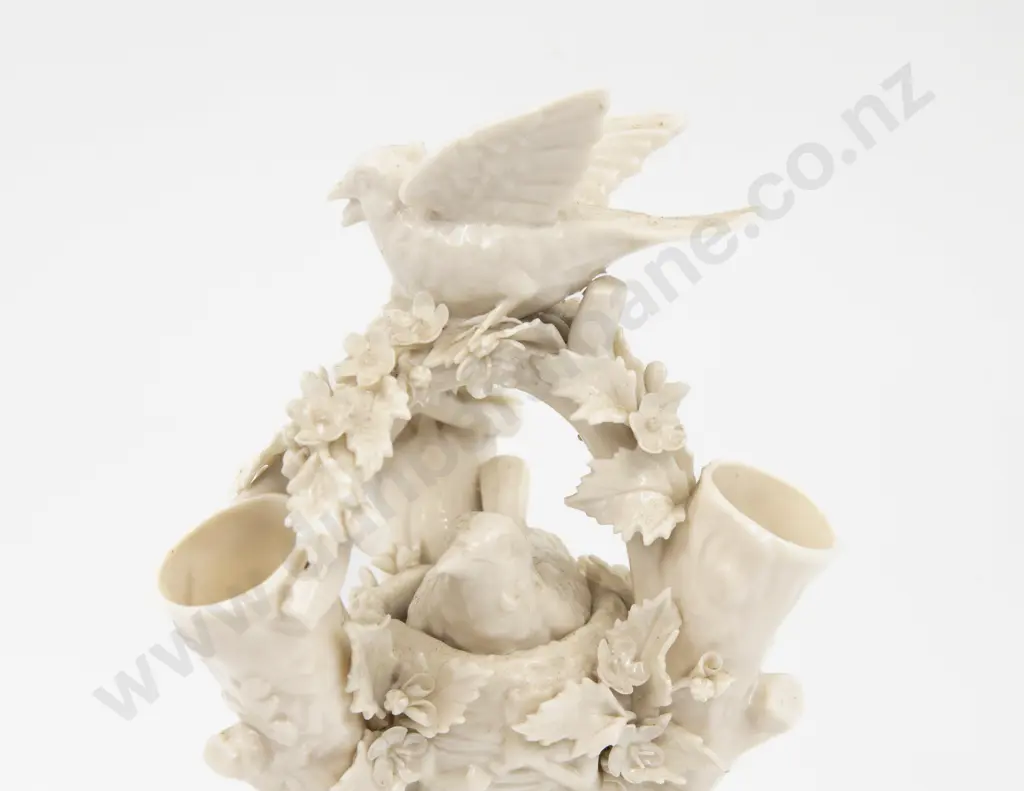 Belleek Black Mark Bird Nest Tree Stump Vase Centerpiece Image 1++