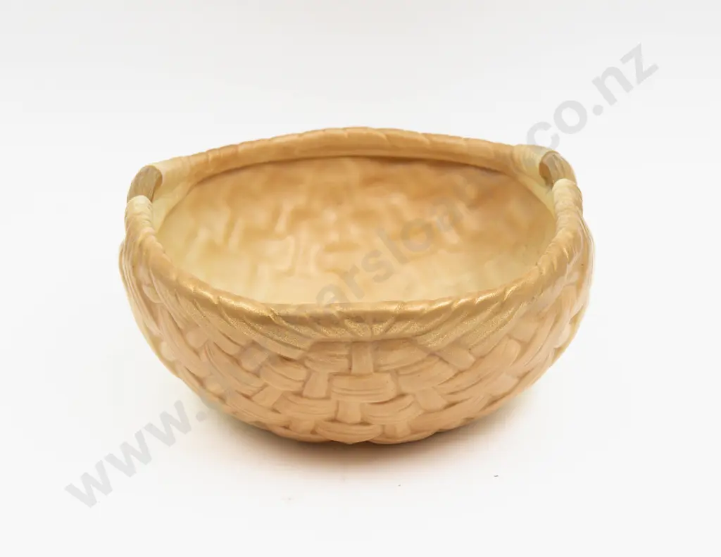 C1907 Royal Worcester Peach Ground Basket Weave Bowl Image 1++