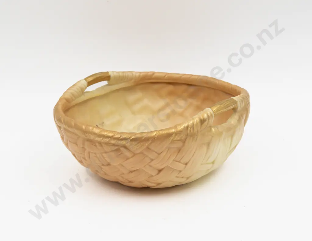 C1907 Royal Worcester Peach Ground Basket Weave Bowl Image 1++