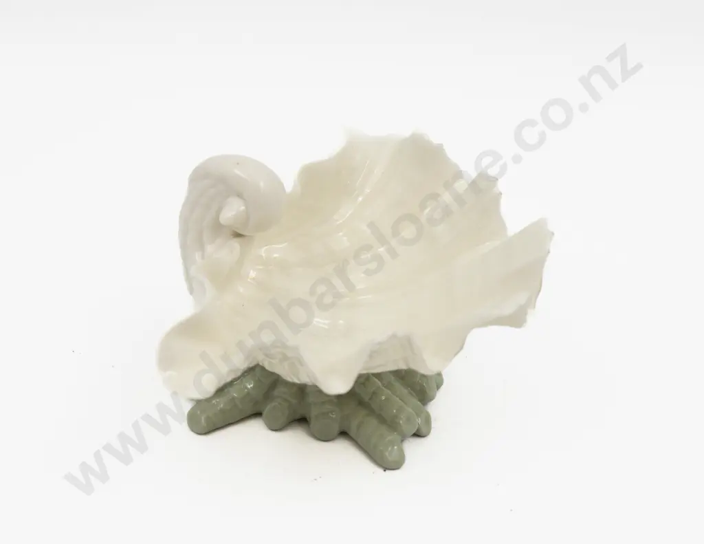 Grainger Worcester Moulded Scallop Dish on Coral Foot Image 1++