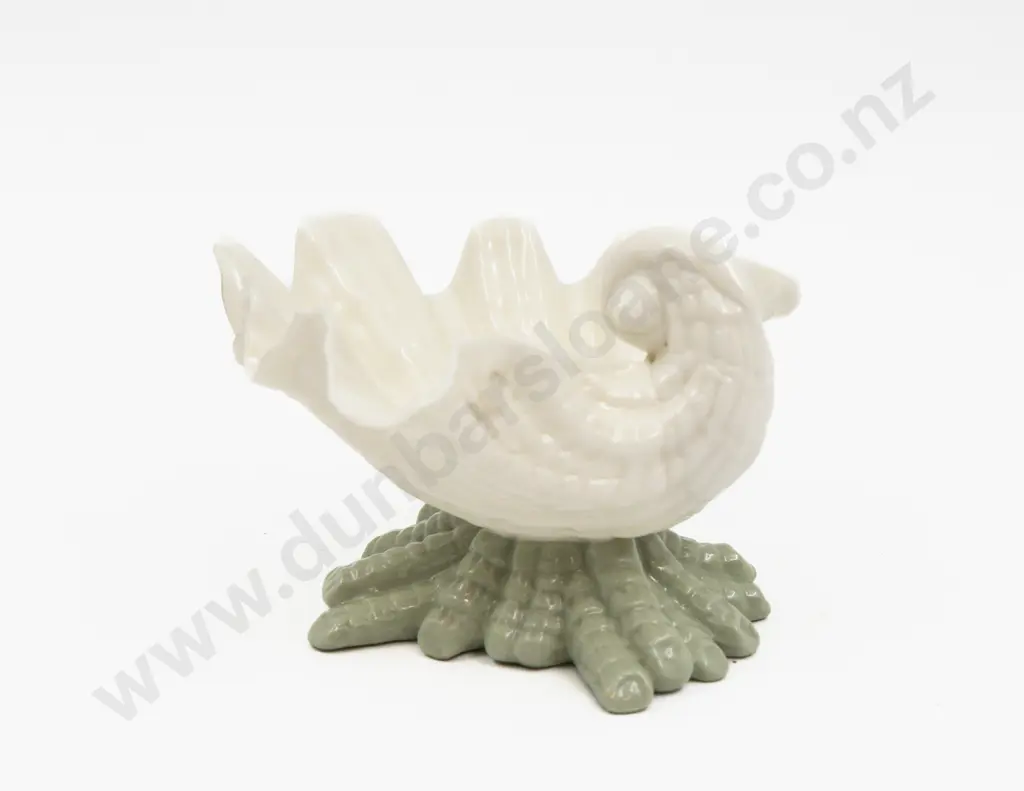 Grainger Worcester Moulded Scallop Dish on Coral Foot Image 1++