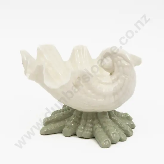 Grainger Worcester Moulded Scallop Dish on Coral Foot