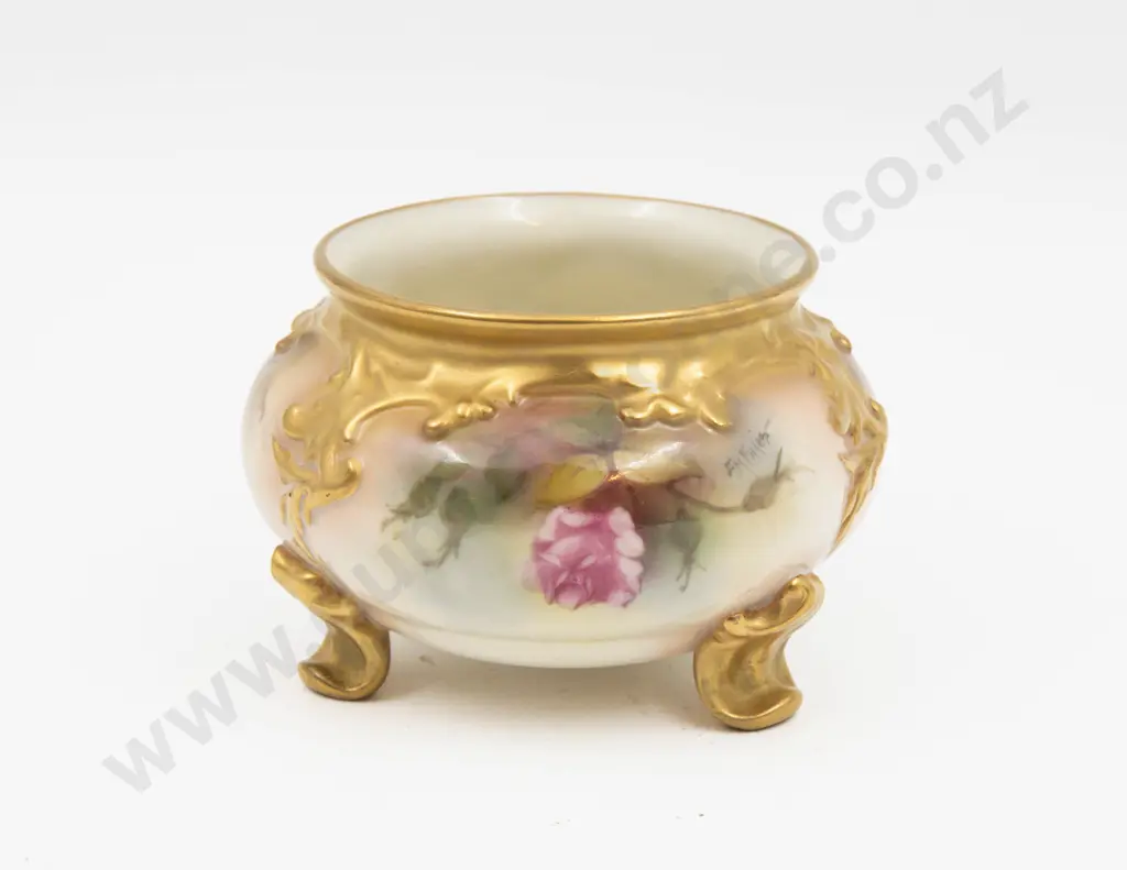 C1920 Royal Worcester Painted Roses Planter signed  E M Fildes Image 1++