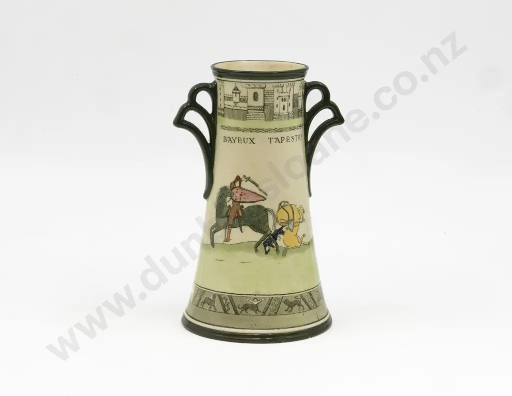 RD Bayeux Tapestry Series Vase 18cm H Image 1++