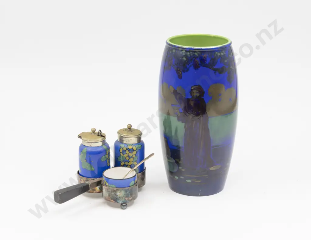RD Pattern D4524 Arabian Series Vase Together with Condiment Set 19.5cm H Image 1++
