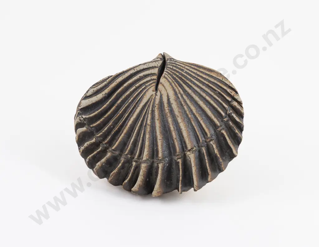 Len Castle Hanging Sedge Vase Image 1++