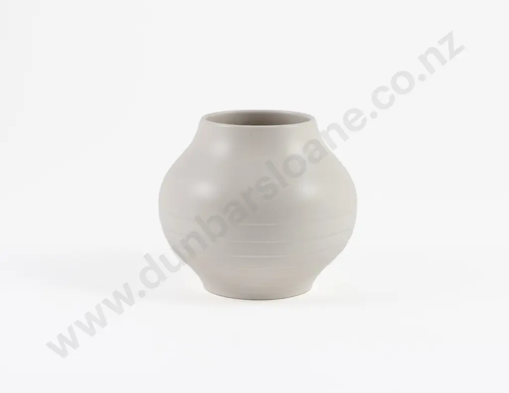 Ernest Shufflebotham for Crown Lynn Vase Image 1++
