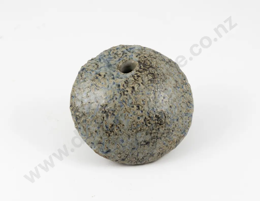David Brokenshire Hanging Sedge Vase Image 1++