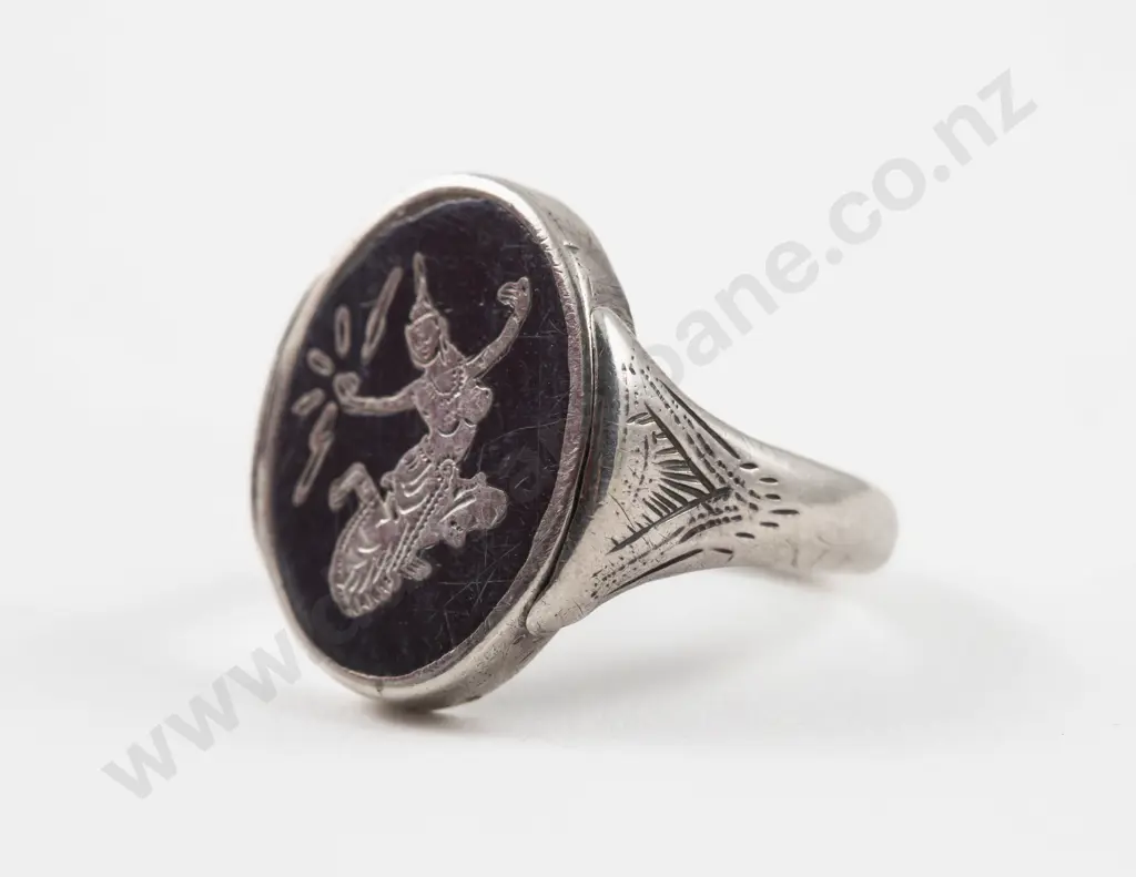 Thai Silver Signet Ring Image 1++