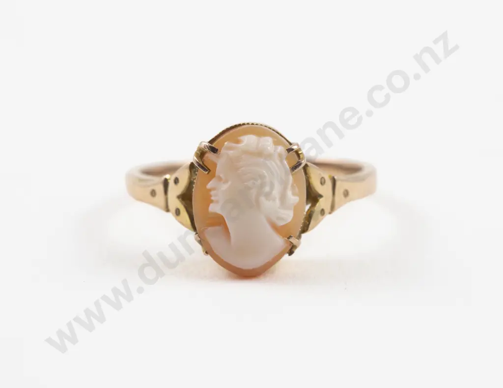 9ct Classical Portrait Cameo Ring Image 1++