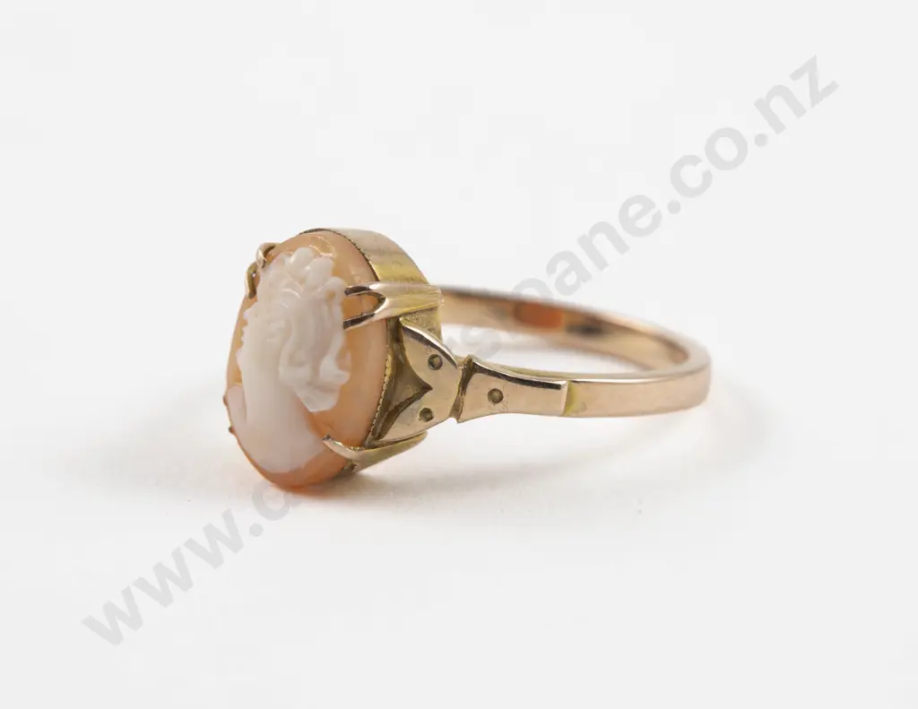 9ct Classical Portrait Cameo Ring Image 1++