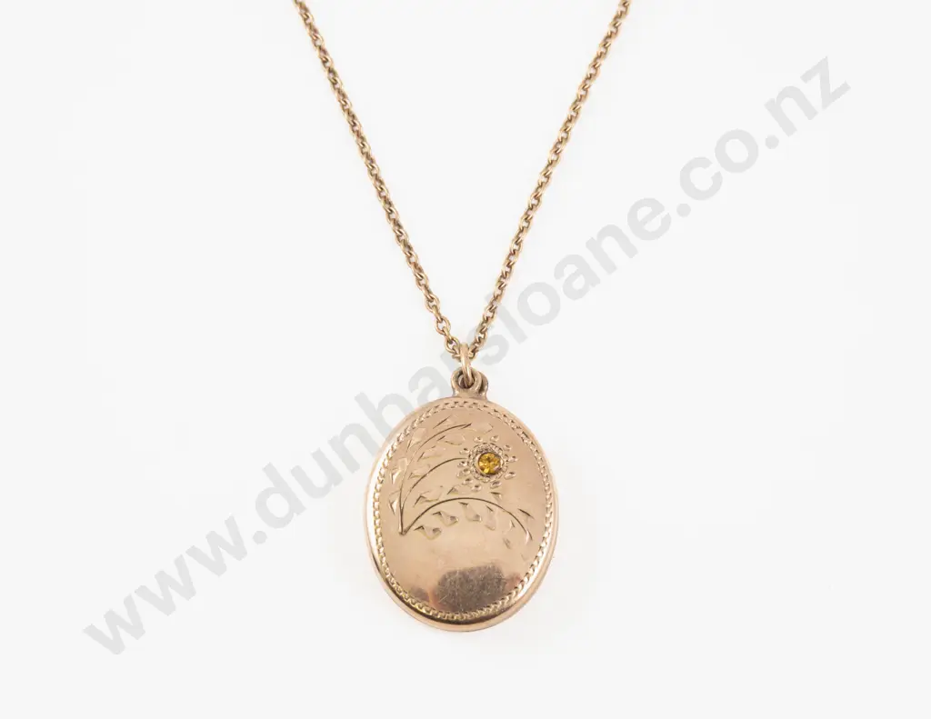 Gold Plated Oval Photo Locket on Neck Chain Image 1++