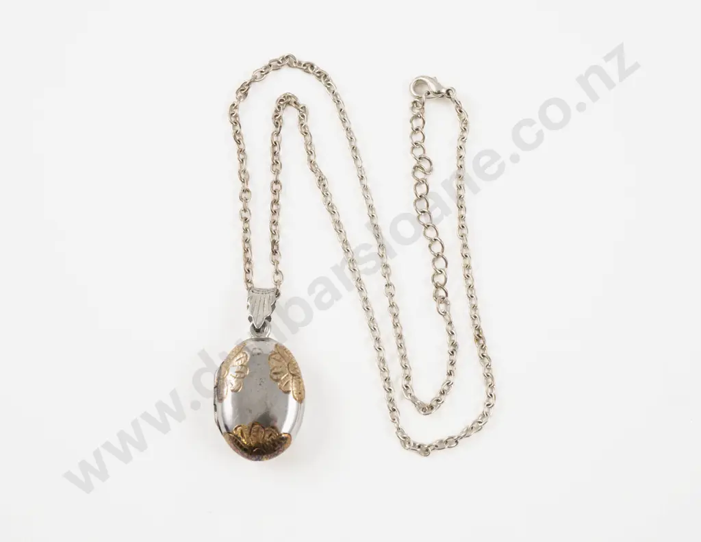 S/S and Gold Plated Floral Pattern Oval Photo Locket Image 1++