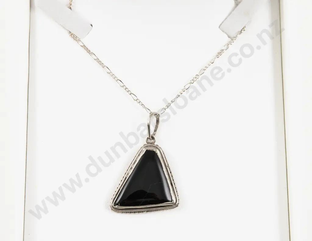 S/S Framed Single Onyx Fancy Pendant on S/S Neck Chain Image 1++