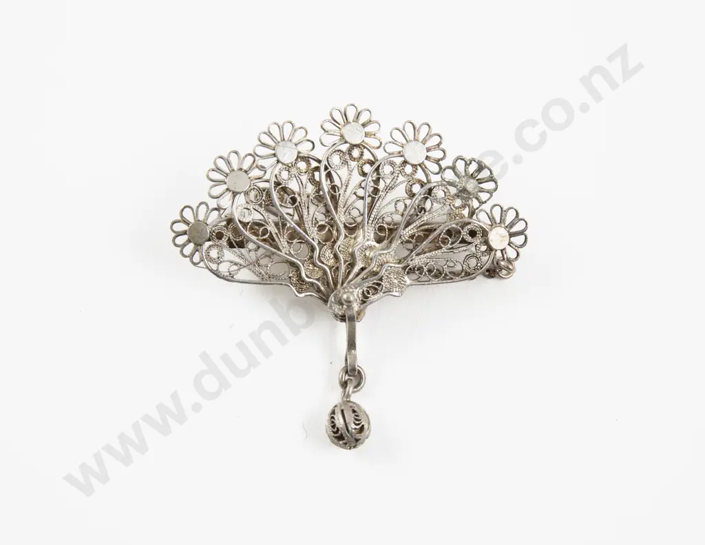 Vintage .800 Silver Filigree Floral Fan Brooch Image 1++