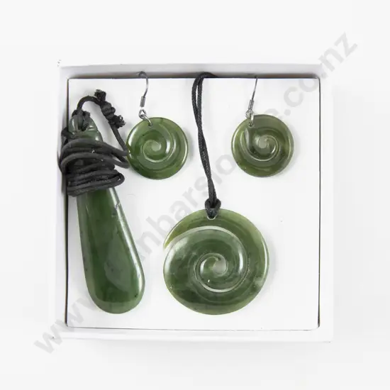 Collection of Assorted NZ Greenstone Jewellery