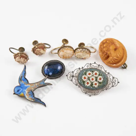 Collection of Assorted Vintage Brooches