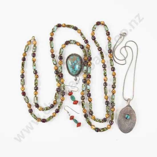 Single Strand Mottled Turquoise and Glass Bead Necklace