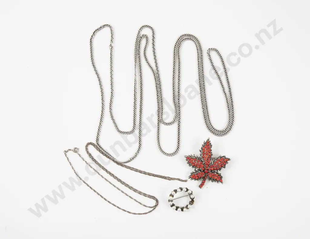 Costume Jewellery Coral Bead Brooch Image 1++