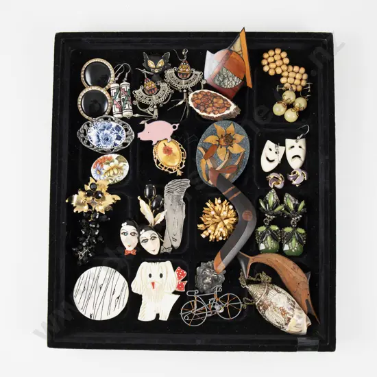 Collection of Assorted Costume Jewellery