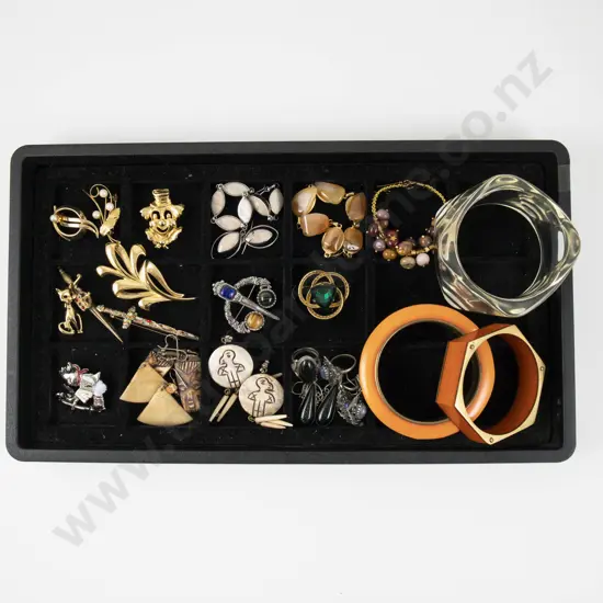 Collection of Assorted Costume Jewellery
