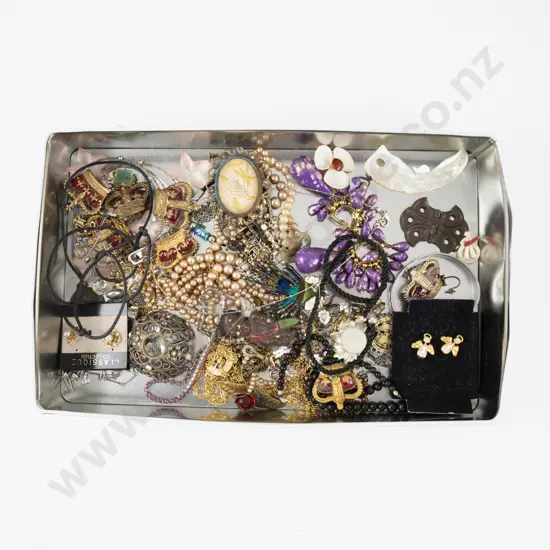 Collection of Assorted Costume Jewellery