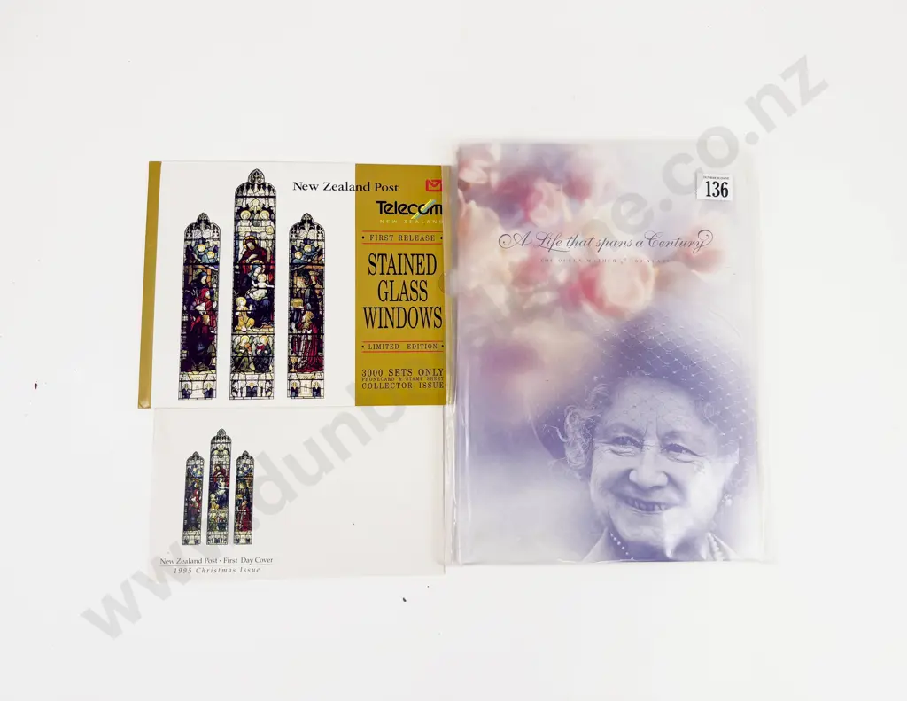 NZ The Queen Mother 100Years Stamp Album with Telecom Stained Glass Windows Release 1995 Image 1++