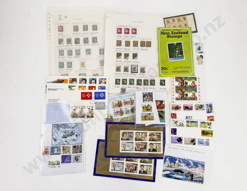 NZ Assorted Decimal Mint Stamps FCDs with Pre-decimal Mainly Mint Various Stamps Image 1++