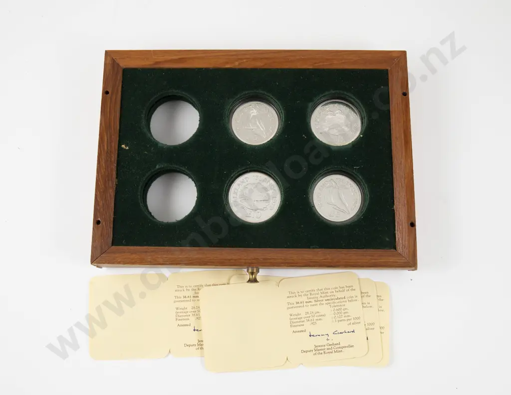 Falkland Islands Royal Mint 1979 Unc Silver 925 Coins £10 x 2 £5 x2 Image 1++
