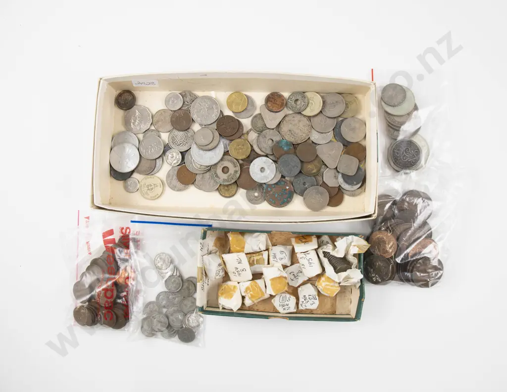 Qty Vintage NZ and World Coinage some silver content Image 1++