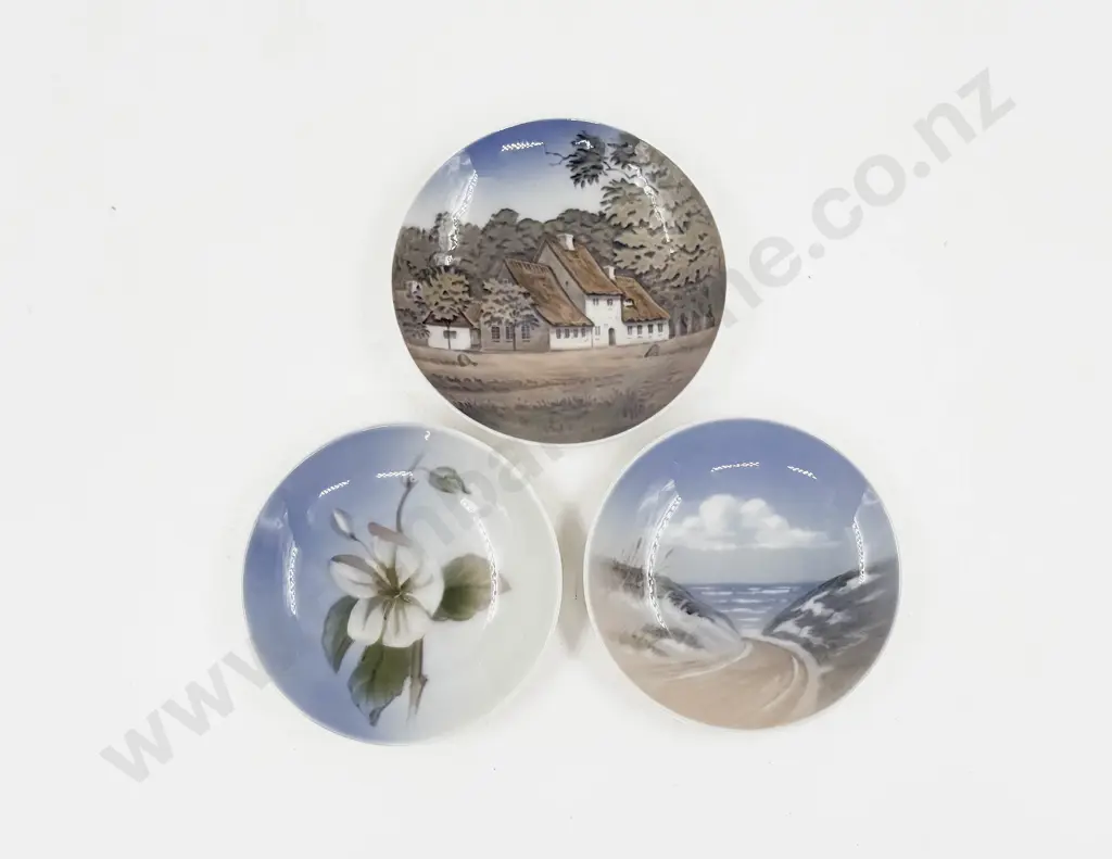 Three Small Royal Copenhagen Dishes Image 1++